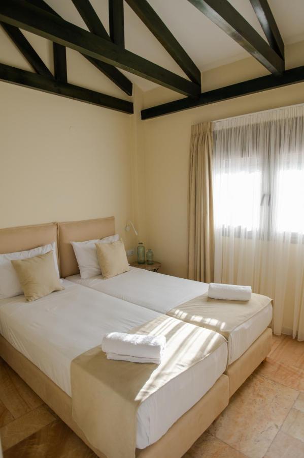 Marble Luxury Suites Karteros Exterior foto